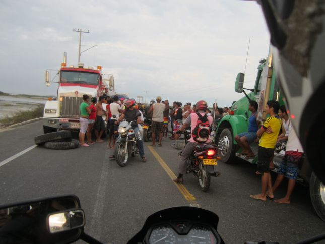 barranquilla-to-taganga-road-block.JPG